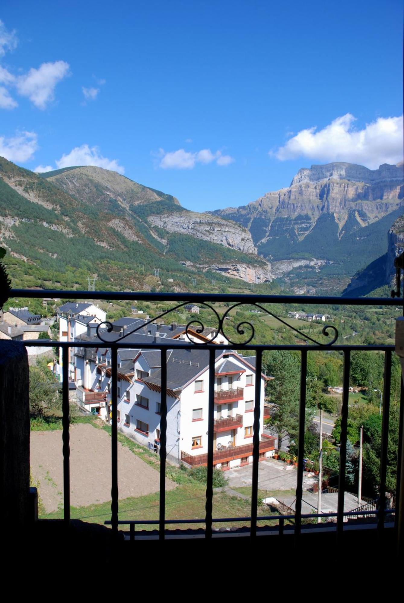 Apartamento El Patio Casa Cajal Torla-Ordesa Exterior photo